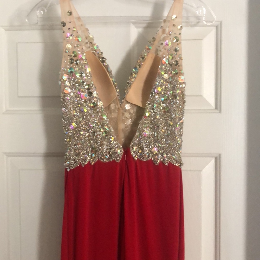 Red Gown - Picture 3 of 8